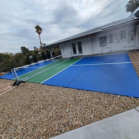 Luxury Villa, With Bonus Pool House, Private Pool, Hot Tub, Rock Water Fall And Slide, Putting Green, Basketball, Shuffle Board, Play Gym, Privately Gated On Circular Driveway. Las Vegas Bagian luar foto
