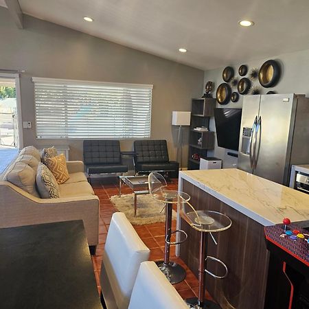 Luxury Villa, With Bonus Pool House, Private Pool, Hot Tub, Rock Water Fall And Slide, Putting Green, Basketball, Shuffle Board, Play Gym, Privately Gated On Circular Driveway. Las Vegas Bagian luar foto
