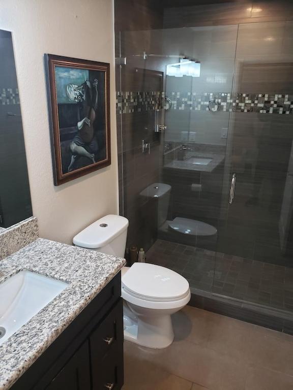 Luxury Villa, With Bonus Pool House, Private Pool, Hot Tub, Rock Water Fall And Slide, Putting Green, Basketball, Shuffle Board, Play Gym, Privately Gated On Circular Driveway. Las Vegas Bagian luar foto