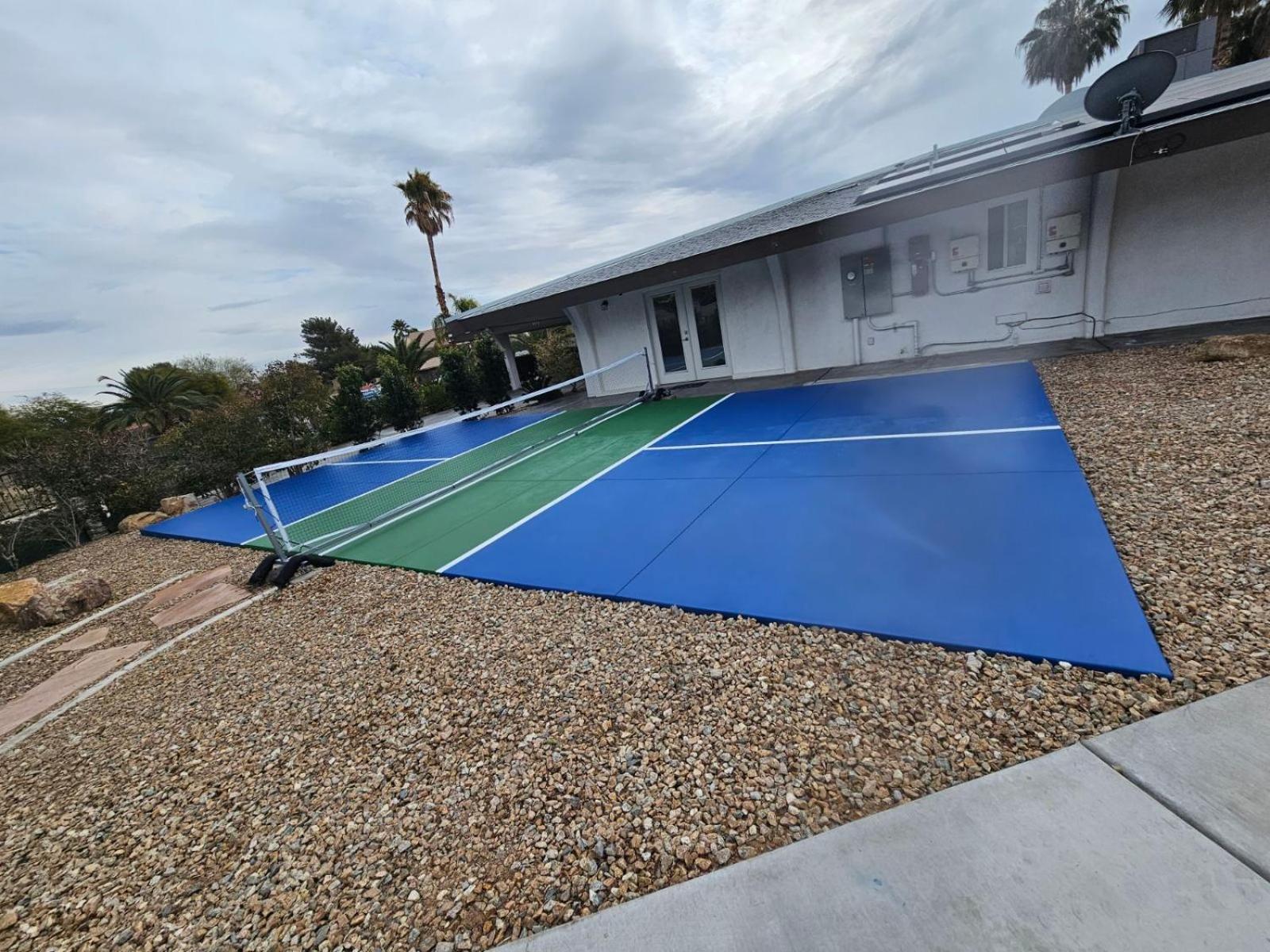 Luxury Villa, With Bonus Pool House, Private Pool, Hot Tub, Rock Water Fall And Slide, Putting Green, Basketball, Shuffle Board, Play Gym, Privately Gated On Circular Driveway. Las Vegas Bagian luar foto